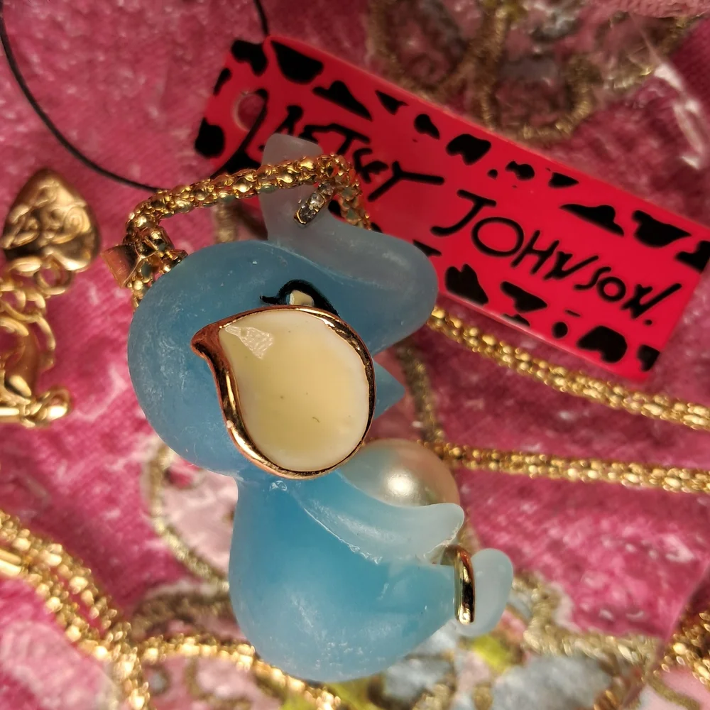 Betsey Johnson Blue Elephant & Pearl Necklace - NWT - Picture 4 of 8